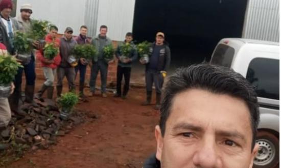 Productores yerbateros y apicultores de El Soberbio trabajan por "la causa ambiental"