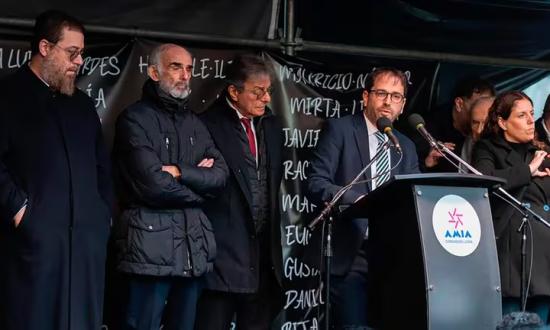 Fuerte discurso del presidente de la AMIA a 30 años del atentado: ¿Cuántas décadas más tienen que pasar? ¡Hagan su trabajo!”