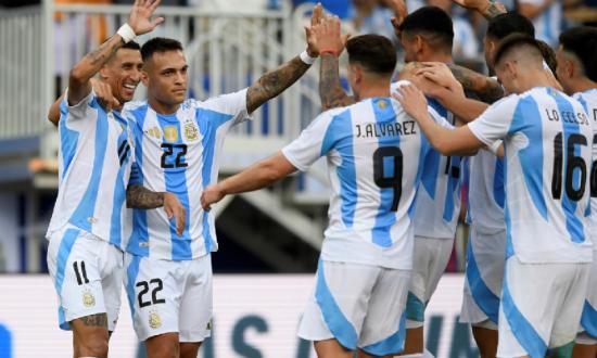 Argentina fue muy superior a Ecuador y sumó un claro triunfo, a 11 días de la Copa América