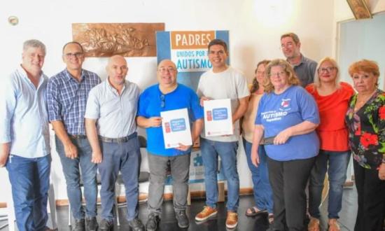En conjunto con el Ministerio de Desarrollo Social, se firmaron convenios para concientizar y promover la detección temprana de Autismo en niños