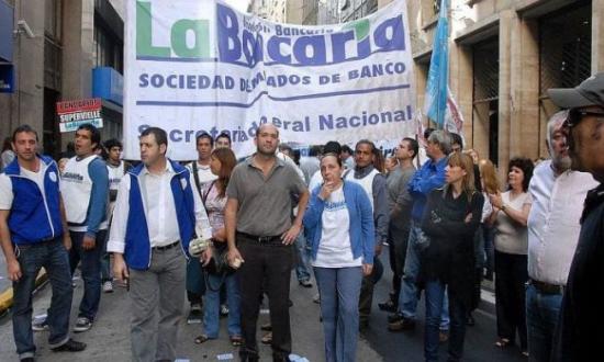 Los bancarios lograron un nuevo aumento: el salario inicial supera los $1,8 millones