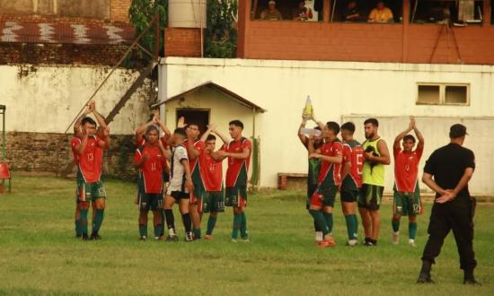 Brown y Atlético Posadas entregaron un partidazo en el inicio del Provincial de fútbol