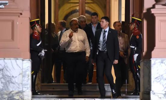 El Gobierno aceptó negociar con la CGT cómo será la nueva reforma laboral, pero no le alcanzaría para evitar otro paro general