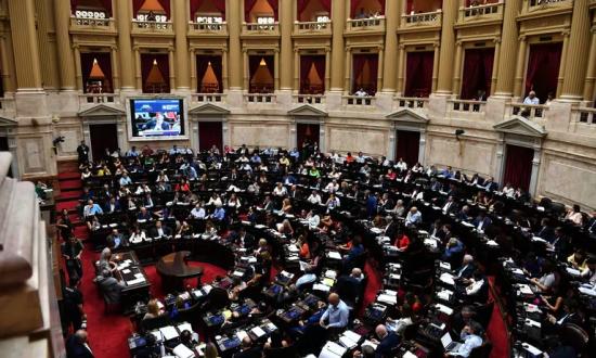 Ley Ómnibus: a pesar del optimismo del Gobierno, los bloques dialoguistas condicionan su apoyo a la letra chica