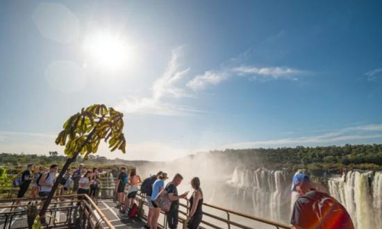 Con un 90% de ocupación hotelera, se espera que las Cataratas del Iguazú alcancen este fin de semana XXL los 700 mil visitantes en lo que va del año