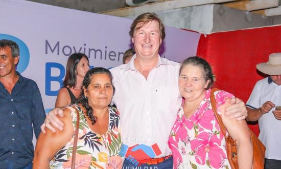 Coleco vuelve: lanzó su candidatura a intendente ante una multitud que le profesó su admiración y cariño en El Soberbio