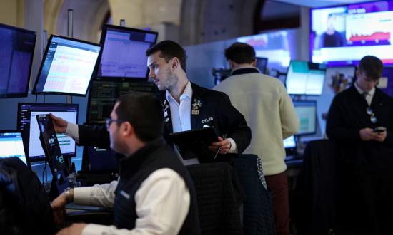 Impacto global: en medio de la incertidumbre financiera, se hundieron acciones y bonos, subió el dólar y cayeron las reservas