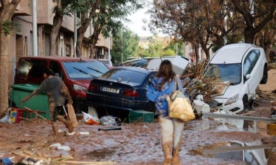 El paso de DANA en Valencia: los fallecidos ascienden a 213 y hay una movilización sin precedentes en España