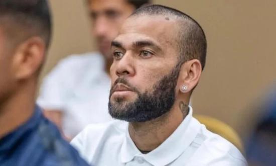 Condenaron a 4 años y medio de prisión a Dani Alves, por violar a una joven en una discoteca