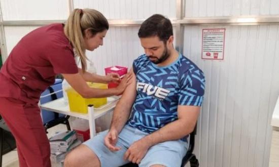 Continúa la campaña de vacunación gratuita contra el dengue: cronograma para la semana, por municipio