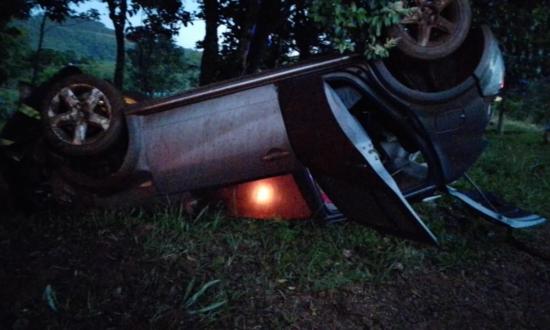 Una Sandero despistó en el Km 10 de la Ruta 2...