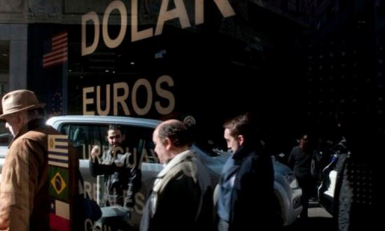 En el cierre de la semana, el dólar blue cerró a $383 y el Banco Central vendió US$139 millones