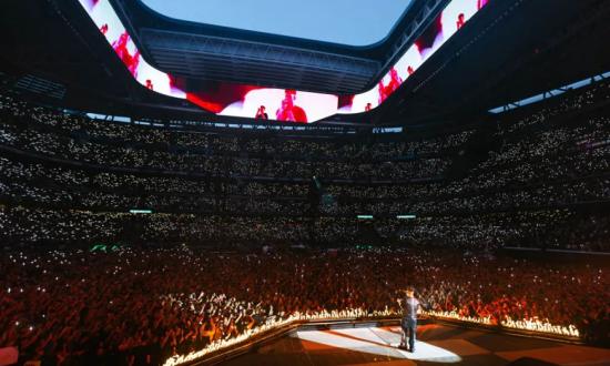 Duki brindó un imponente show ante 65 mil personas en el Santiago Bernabéu