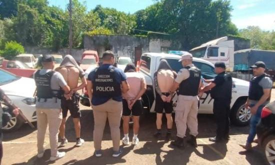 Tres de los cuatro delincuentes que robaron $10 millones en Apóstoles son soldados activos del Ejército y el otro...
