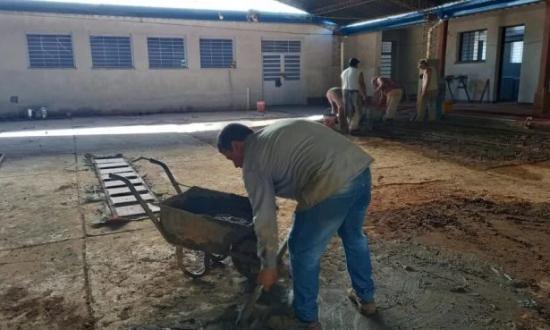 El Gobierno avanza durante el receso invernal con obras de mantenimiento en las escuelas