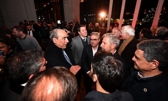 El Gobierno recibirá a Cornejo en representación de las provincias, pero no tiene apuro por negociar