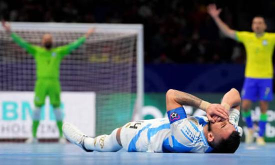 Brasil pegó de entrada, le ganó a Argentina 2-1 y es Hexa, pero en futsal...