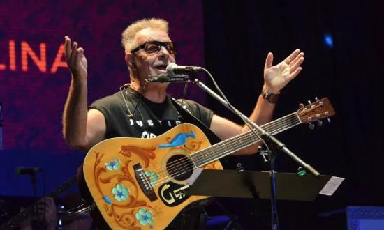 León Gieco pidió por la paz entre árabes e israelíes y reclamo por la suerte de un sobrino