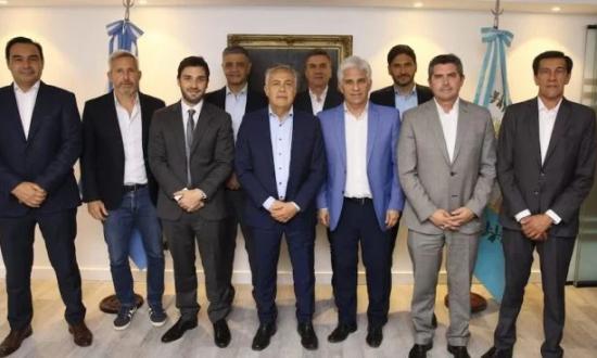 Gobernadores de JxC le exigen a Javier Milei habilitar el debate por el Presupuesto