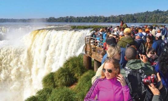 En Iguazú se preparan para recibir alrededor de 30 mil turistas este fin de semana largo