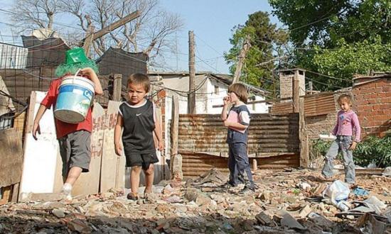 La pobreza infantil en el país afecta al 66,1% de los menores de 14 años, según el INDEC