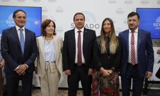 Un senador aliado de Milei fue detenido en Paraguay con 200 mil dólares sin declarar...