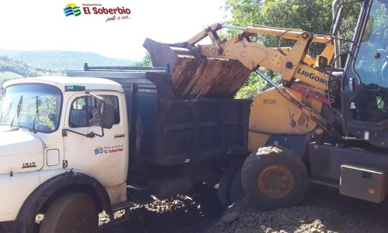 Parque vial de la Municipalidad trabaja en Picada Lange