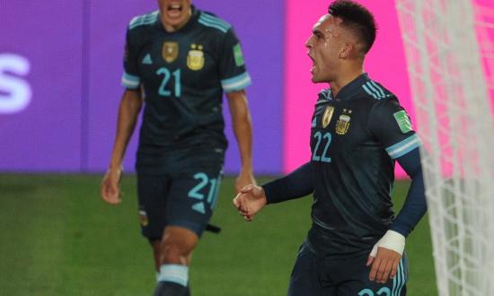 Argentina: un golazo, tres puntos que la acercan a Qatar, pero con un un rendimiento muy deslucido