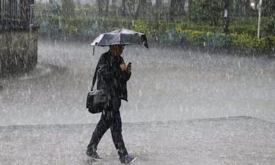 Declaran alerta por lluvias muy intensas, actividad eléctrica, fuertes vientos y posible caída de granizo: cuándo y dónde se sentirá más