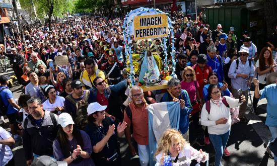 Mucho entusiasmo, fe y música durante la caminata a Luján: esperan a más de un millón de fieles