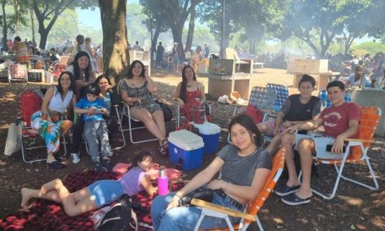 Miles de familias celebraron el Día de la Madre con reuniones, emotivos homenajes y disfrute al aire libre