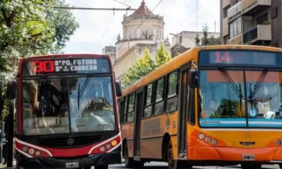 El Gobierno acordó con la UTA y con los empresarios un aumento y no habrá paro...