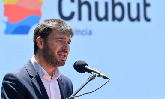 Chubut amenazó al Gobierno con no entregar petróleo y gas si no recibe los fondos de la coparticipación