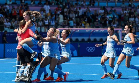 París-Milagro de Las Leonas: empate agónico y triunfo en los penales para pasar a la semi