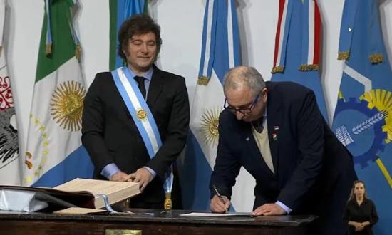 Hugo Passalacqua firmó el Pacto en Tucumán