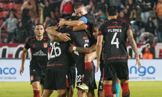 Estudiantes le ganó a Boca, lo desplazó del G-4 y lo llenó de dudas: si empata, chau...