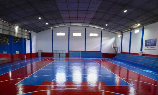 Tras los insistentes reclamos, al fin pintaron el interior del Polideportivo