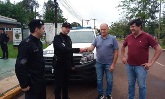 Roque le entregó las llaves del móvil policial al comisario Katz