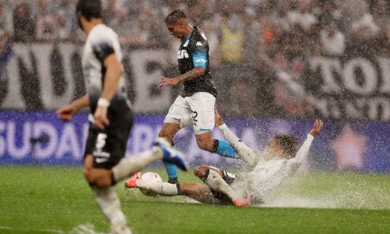 Racing igualó 2-2 ante Corinthians en Brasil por la primera semifinal de la Copa Sudamericana