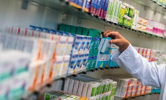 Acuerdo entre el Gobierno y laboratorios para mantener congelados los precios de remedios