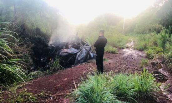 Habrían identificado al propietario del vehículo que se incendió en San Pedro: aún esperan la autopsia para confirmar las identidades de las víctimas