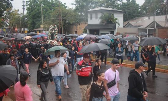 Pese a la lluvia, los fieles le dieron su gratitud y su infinita fe a Santa Rita...