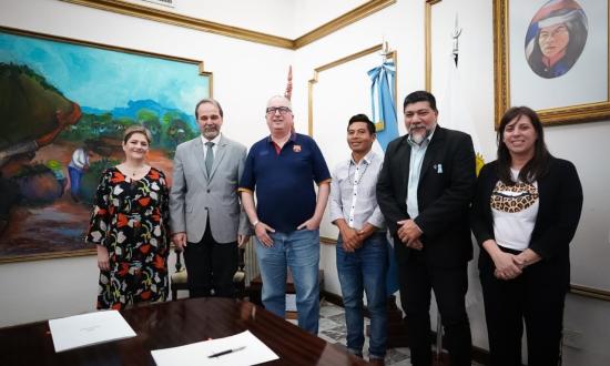 Passalacqua firmó convenio con la OEI para fortalecer proyectos educativos, culturales y el desarrollo productivo