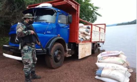 Decomisan cerca de ocho toneladas de granos de soja en El Soberbio