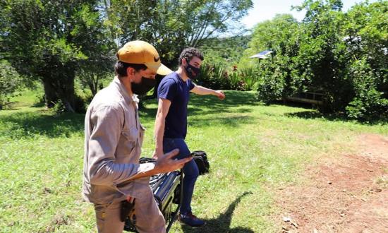 Entregan kits solares a familias misioneras: “La intención es mejorar la calidad de vida”, añadió Paolo Quintana, ministro de Energía provincial