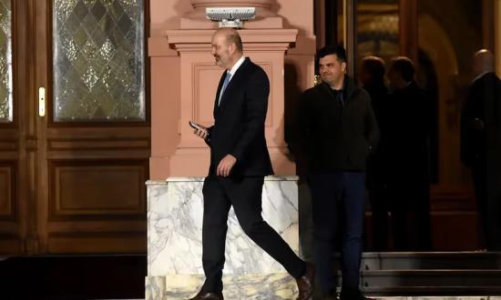 Sturzenegger dijo que el Gobierno pretende eliminar la estampilla que financia al INYM y celebró la caída en los precios de la yerba