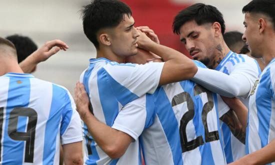 Argentina goleó a Paraguay, con la cabeza puesta en los Juegos de París