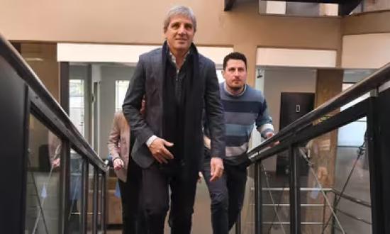 Empezaron a salir los dólares del colchón: menos brecha, reactivación lenta y se aleja el default