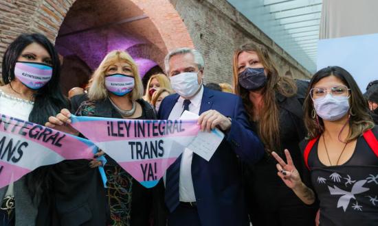 El Gobierno avanza con una ley para eliminar el cupo trans y la “discriminación positiva” en el Estado