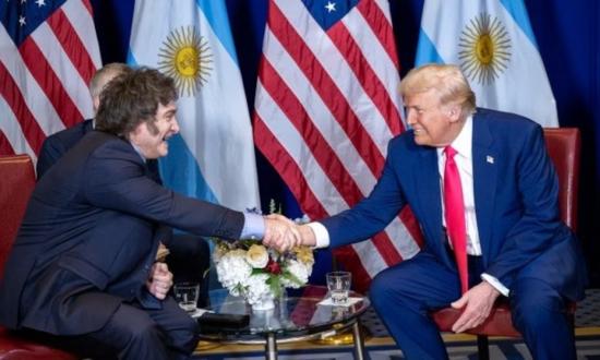 Demócratas exigen a Trump suspender rescate de $20.000 millones para Argentina
